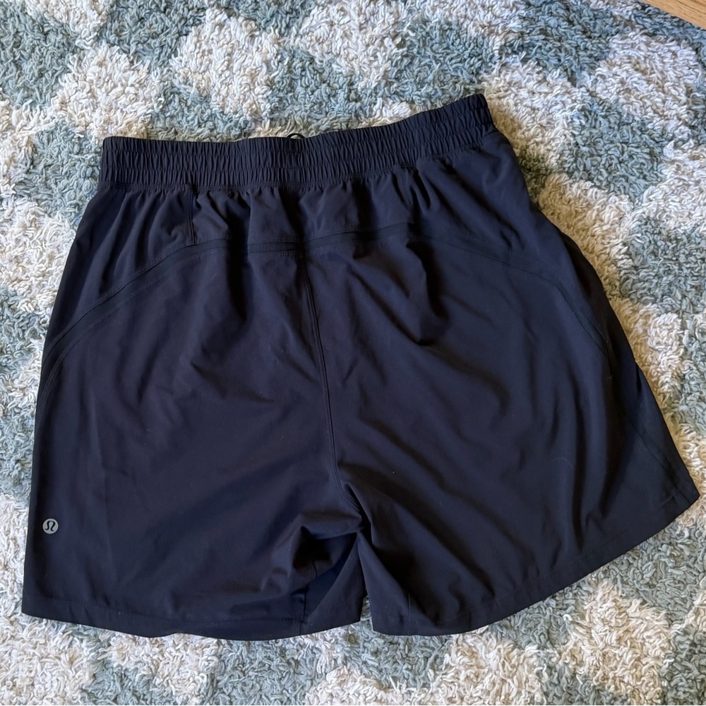 Men’s Lululemon Pacebreaker shorts